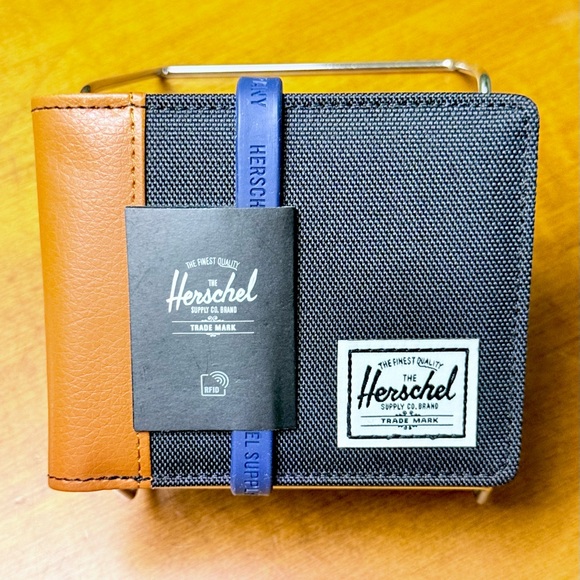 Herschel Supply Company Other - Herschel Supply Company Black and Brown RFID Wallet